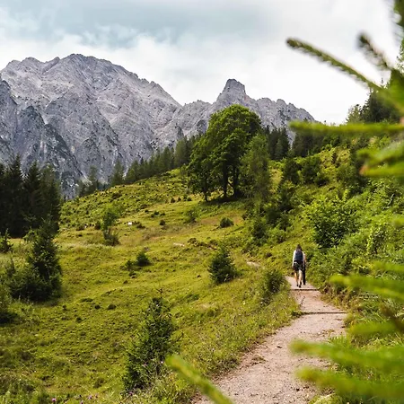 In Saalfelden Near Slopes, Cleaning Included Apartamento