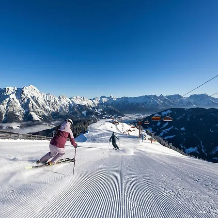 In Saalfelden Near Slopes, Cleaning Included Appartement *